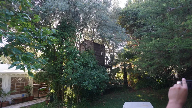 A Vila escondida no jardim